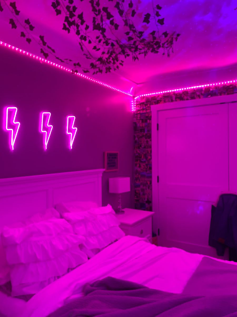 LIGHTNING BOLT pink NEON LED LIGHT NEONTOLOGY